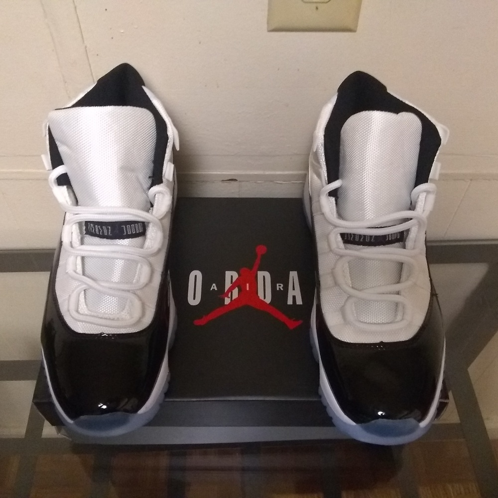 Air Jordan 11 Concord Men's Size 10